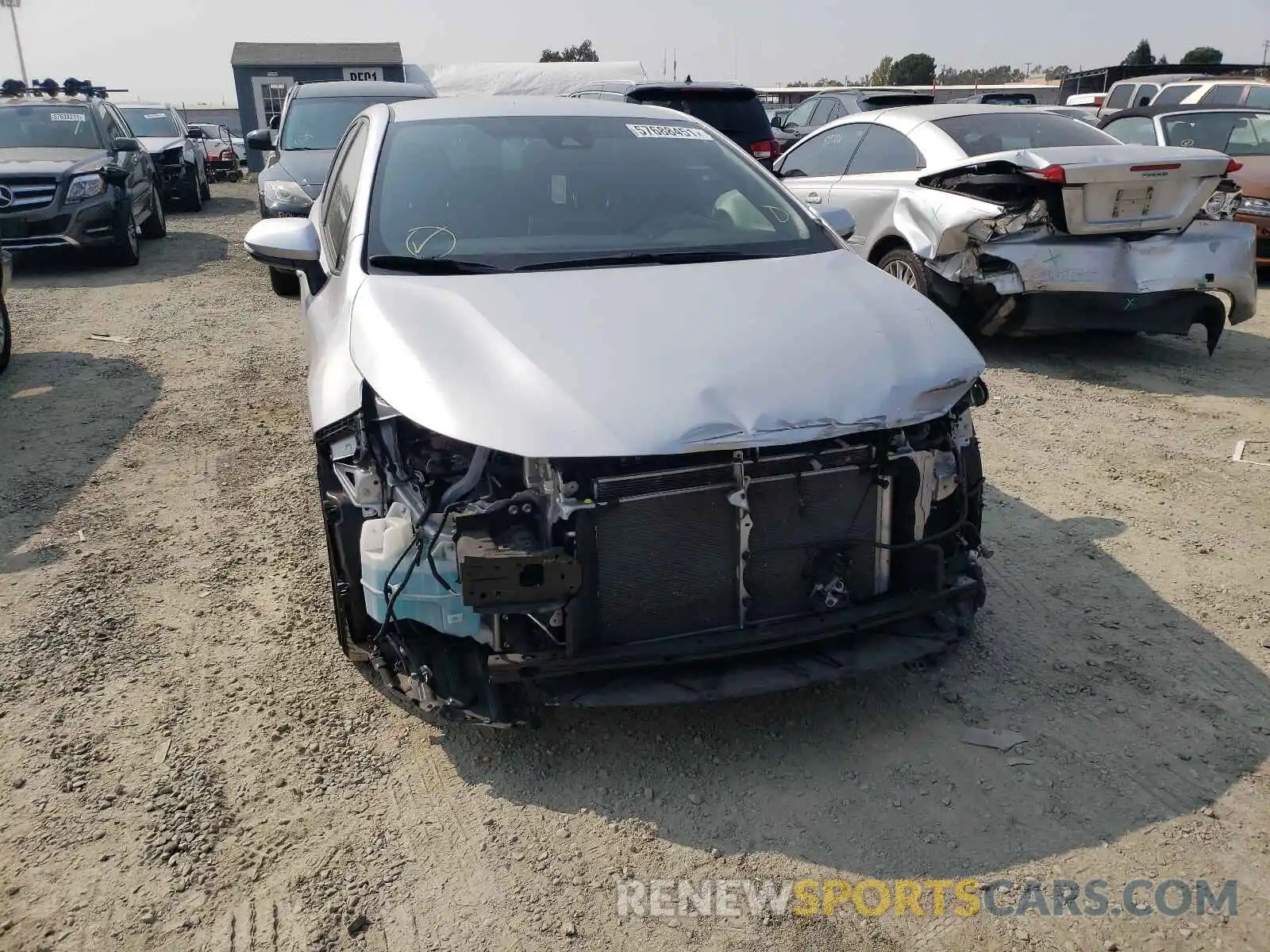 9 Photograph of a damaged car JTDS4RCE1LJ031894 TOYOTA COROLLA 2020