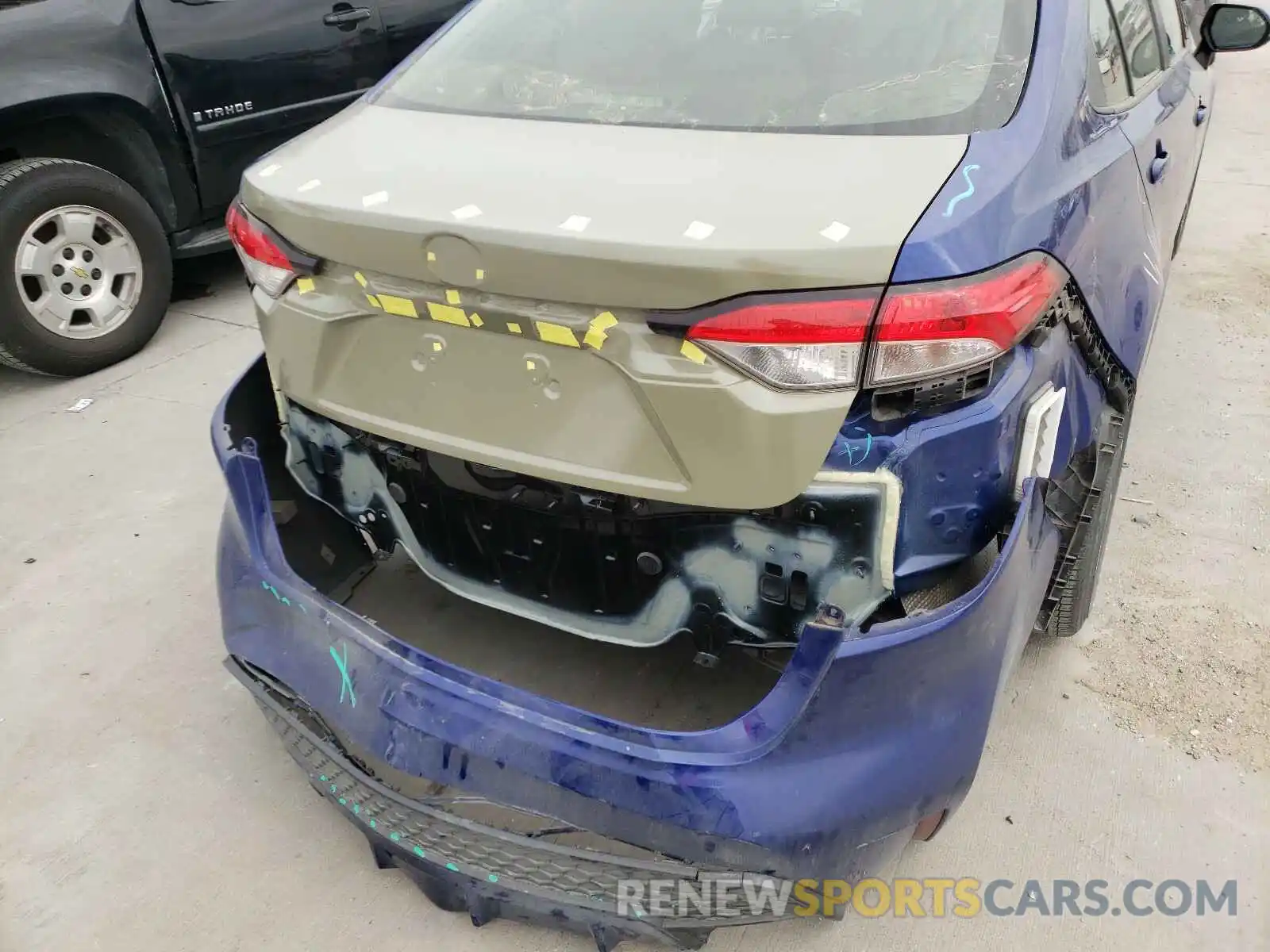 9 Photograph of a damaged car JTDS4RCE1LJ040286 TOYOTA COROLLA 2020