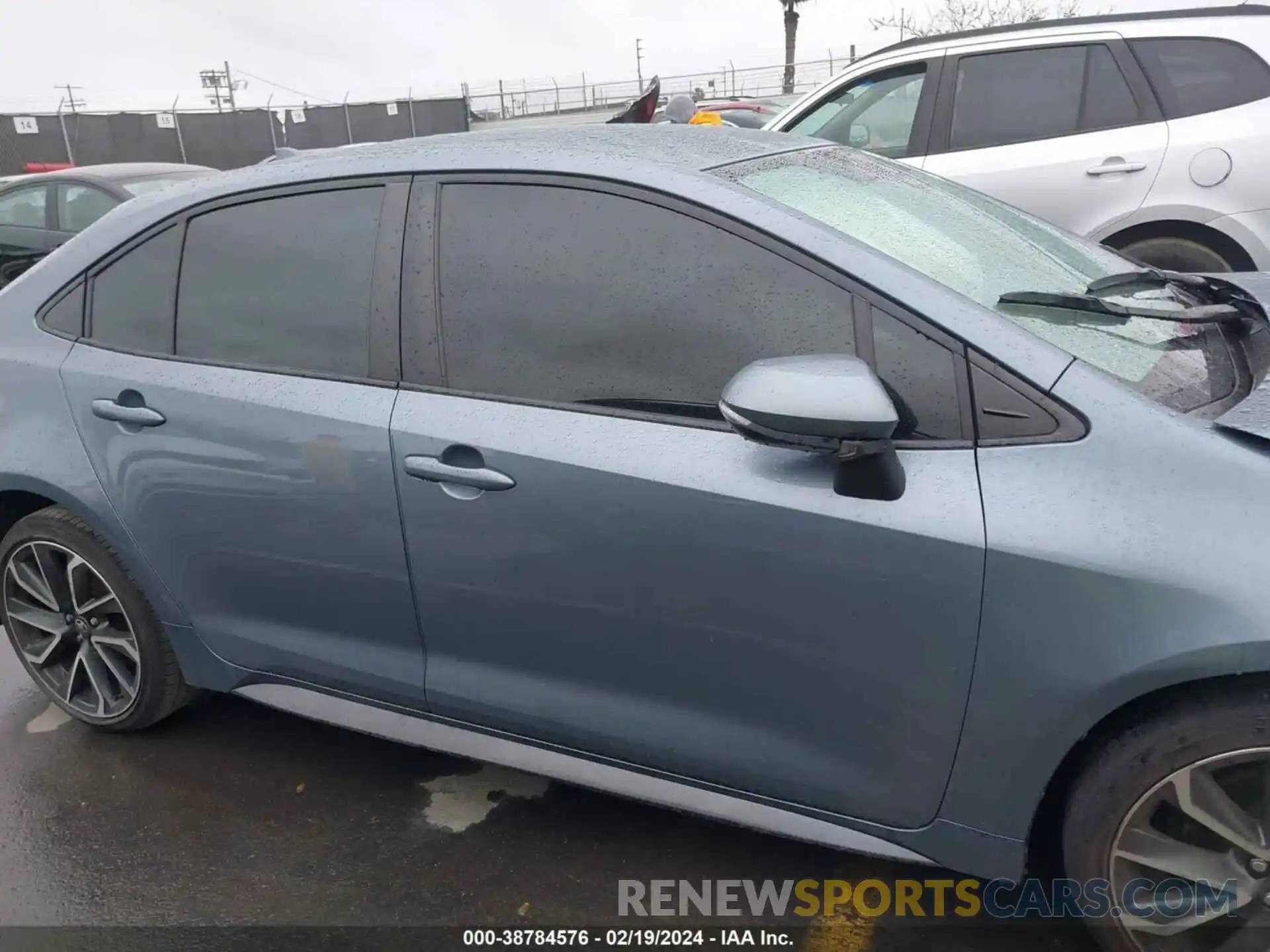 13 Photograph of a damaged car JTDS4RCE1LJ042779 TOYOTA COROLLA 2020