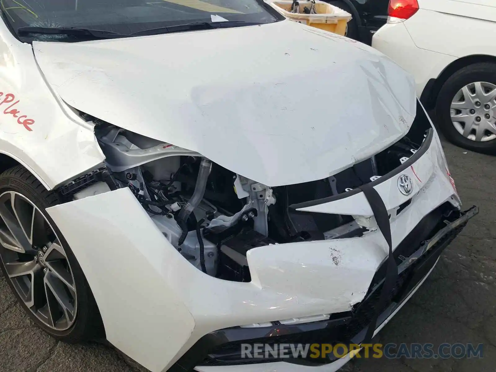 9 Photograph of a damaged car JTDS4RCE1LJ047433 TOYOTA COROLLA 2020