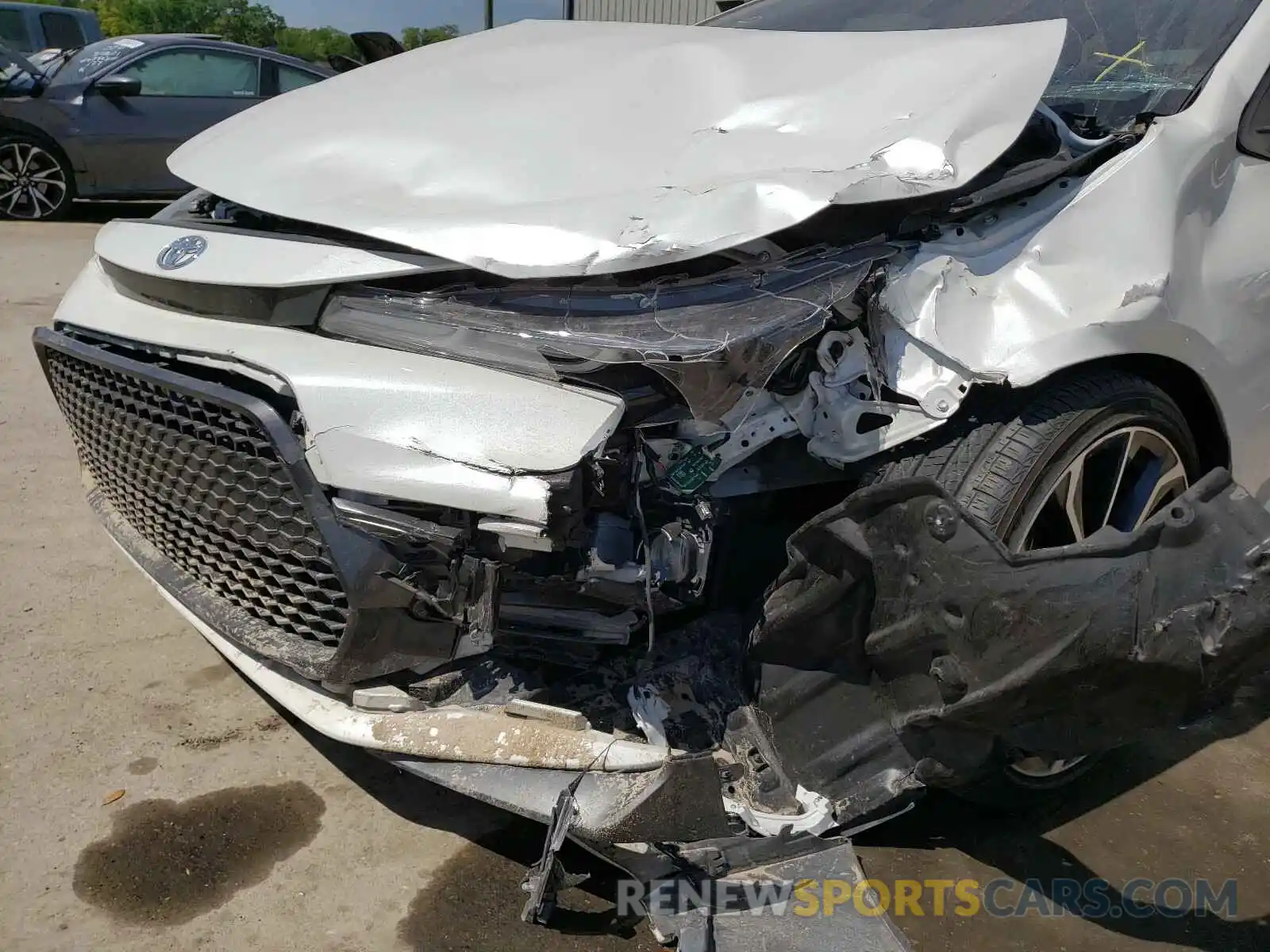 9 Photograph of a damaged car JTDS4RCE2LJ000640 TOYOTA COROLLA 2020