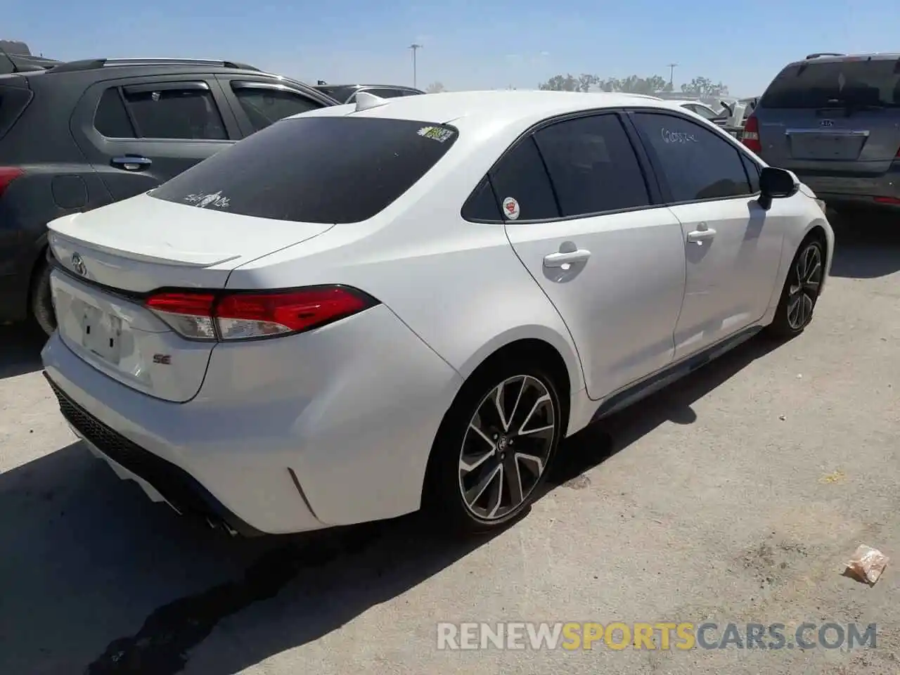 4 Photograph of a damaged car JTDS4RCE2LJ015056 TOYOTA COROLLA 2020