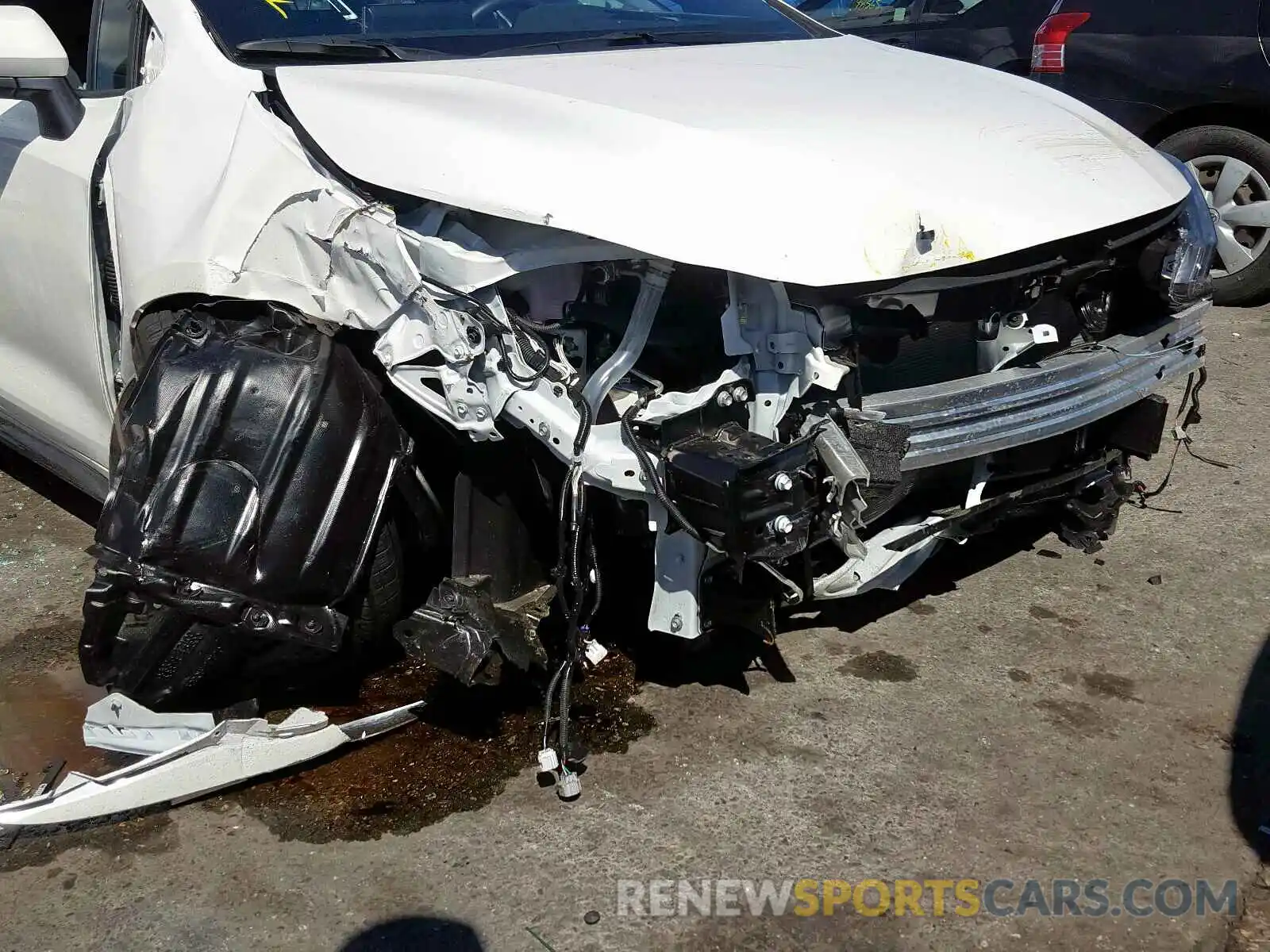 9 Photograph of a damaged car JTDS4RCE2LJ016692 TOYOTA COROLLA 2020