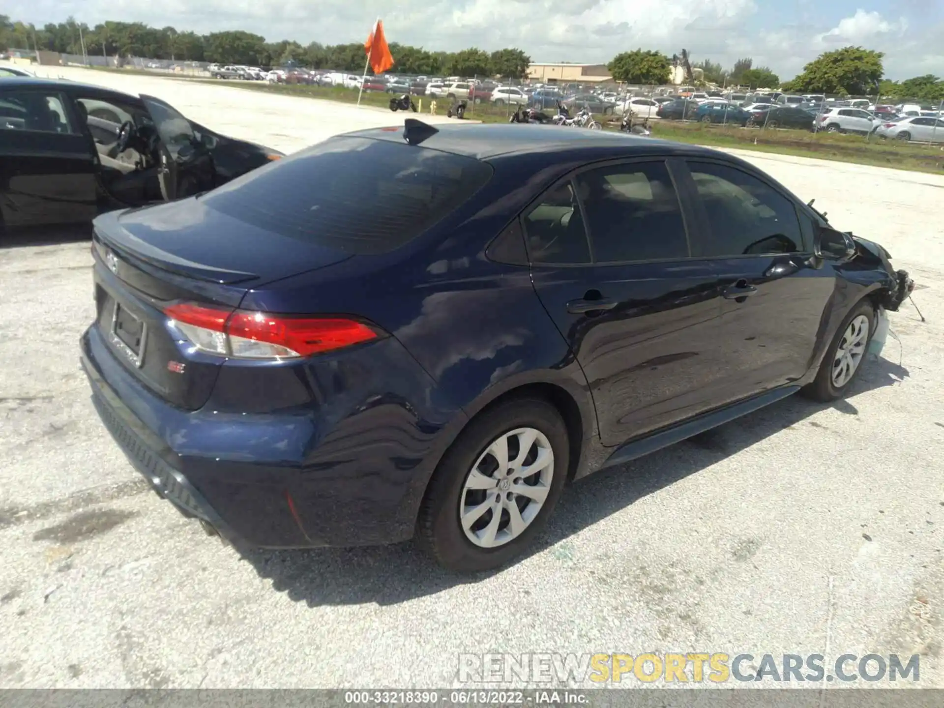 4 Photograph of a damaged car JTDS4RCE2LJ021780 TOYOTA COROLLA 2020