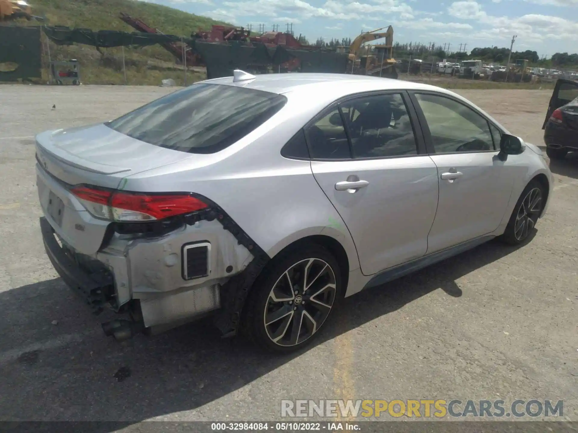 4 Photograph of a damaged car JTDS4RCE2LJ025313 TOYOTA COROLLA 2020