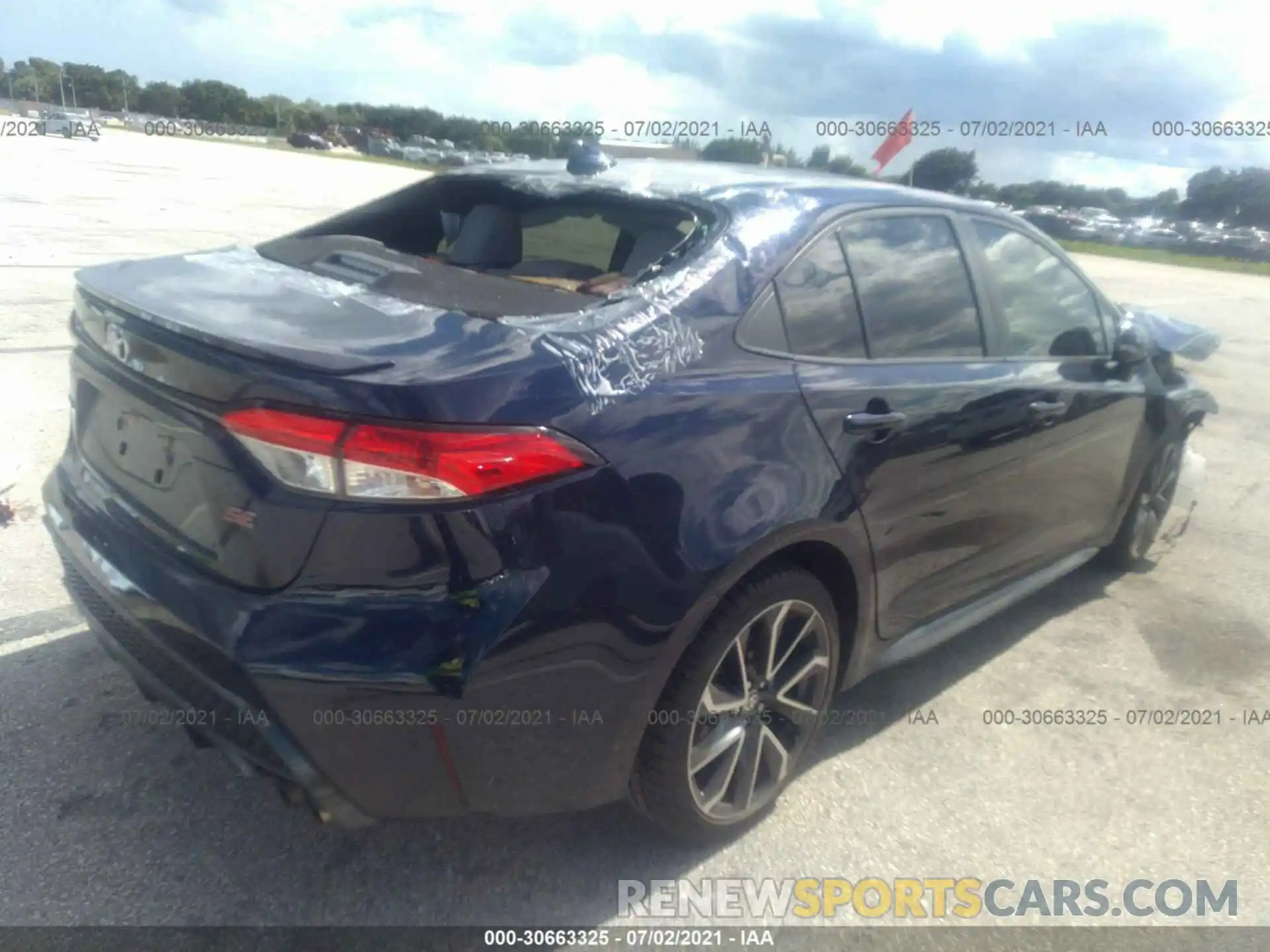 4 Photograph of a damaged car JTDS4RCE2LJ037719 TOYOTA COROLLA 2020