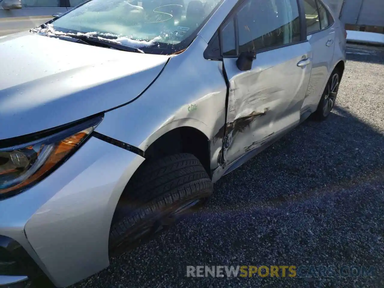 9 Photograph of a damaged car JTDS4RCE2LJ039311 TOYOTA COROLLA 2020