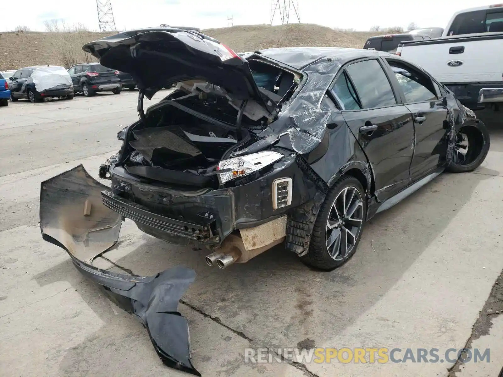 4 Photograph of a damaged car JTDS4RCE3LJ001585 TOYOTA COROLLA 2020