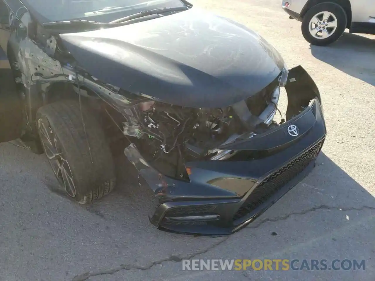 9 Photograph of a damaged car JTDS4RCE3LJ009279 TOYOTA COROLLA 2020