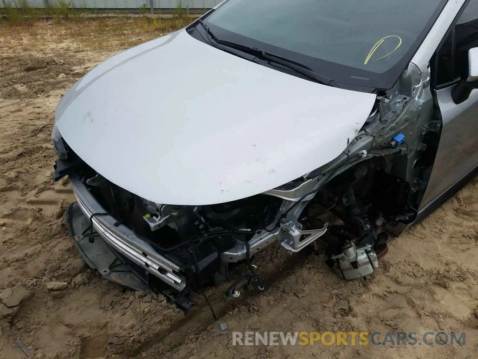 9 Photograph of a damaged car JTDS4RCE3LJ009993 TOYOTA COROLLA 2020