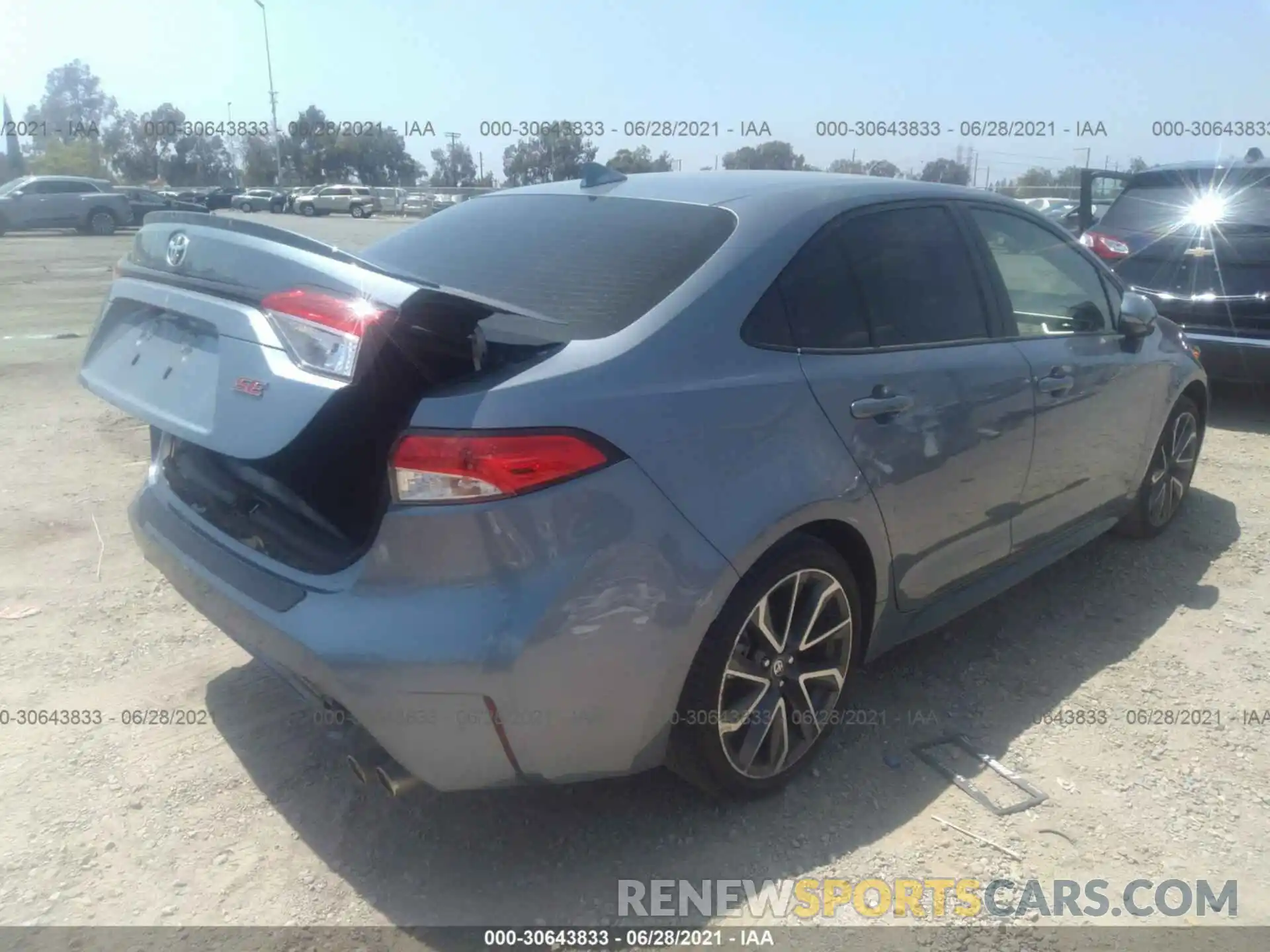 4 Photograph of a damaged car JTDS4RCE3LJ014644 TOYOTA COROLLA 2020