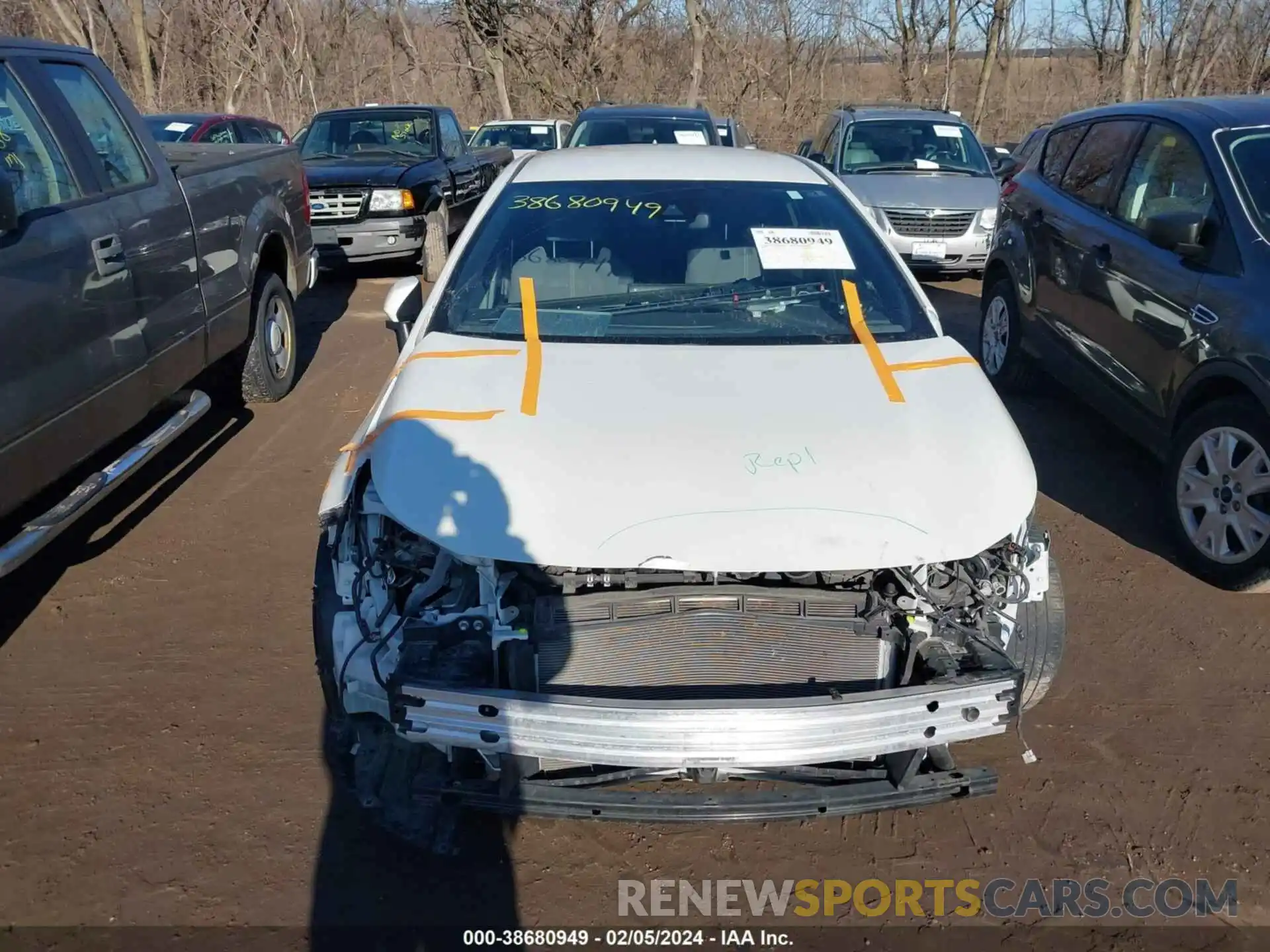 13 Photograph of a damaged car JTDS4RCE3LJ016913 TOYOTA COROLLA 2020