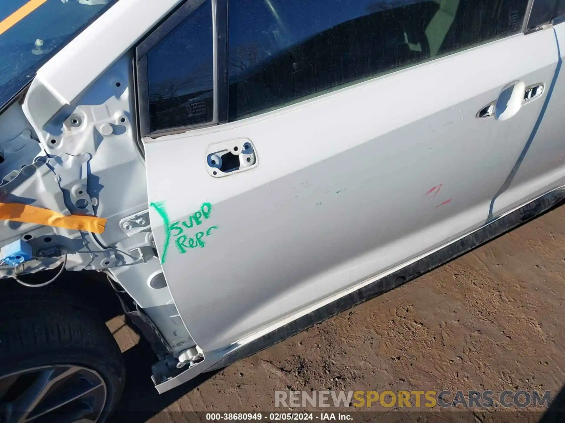 21 Photograph of a damaged car JTDS4RCE3LJ016913 TOYOTA COROLLA 2020