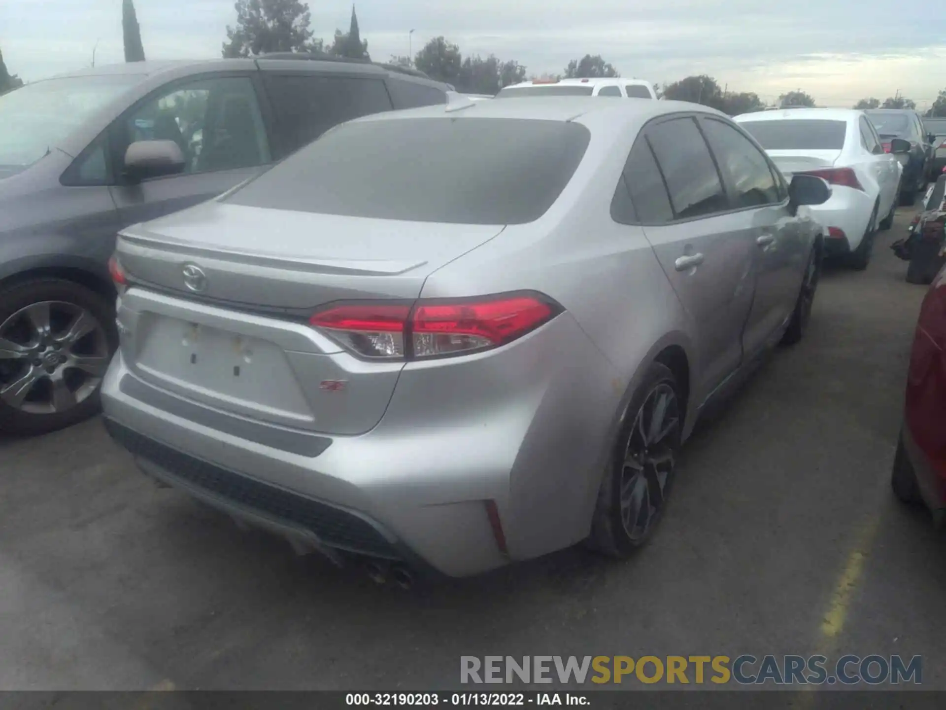 4 Photograph of a damaged car JTDS4RCE3LJ020525 TOYOTA COROLLA 2020