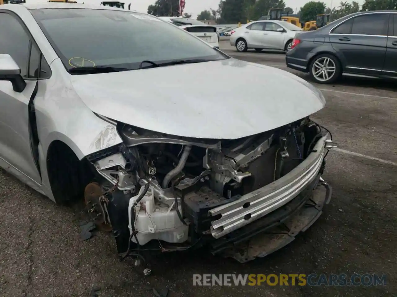 9 Photograph of a damaged car JTDS4RCE3LJ026504 TOYOTA COROLLA 2020