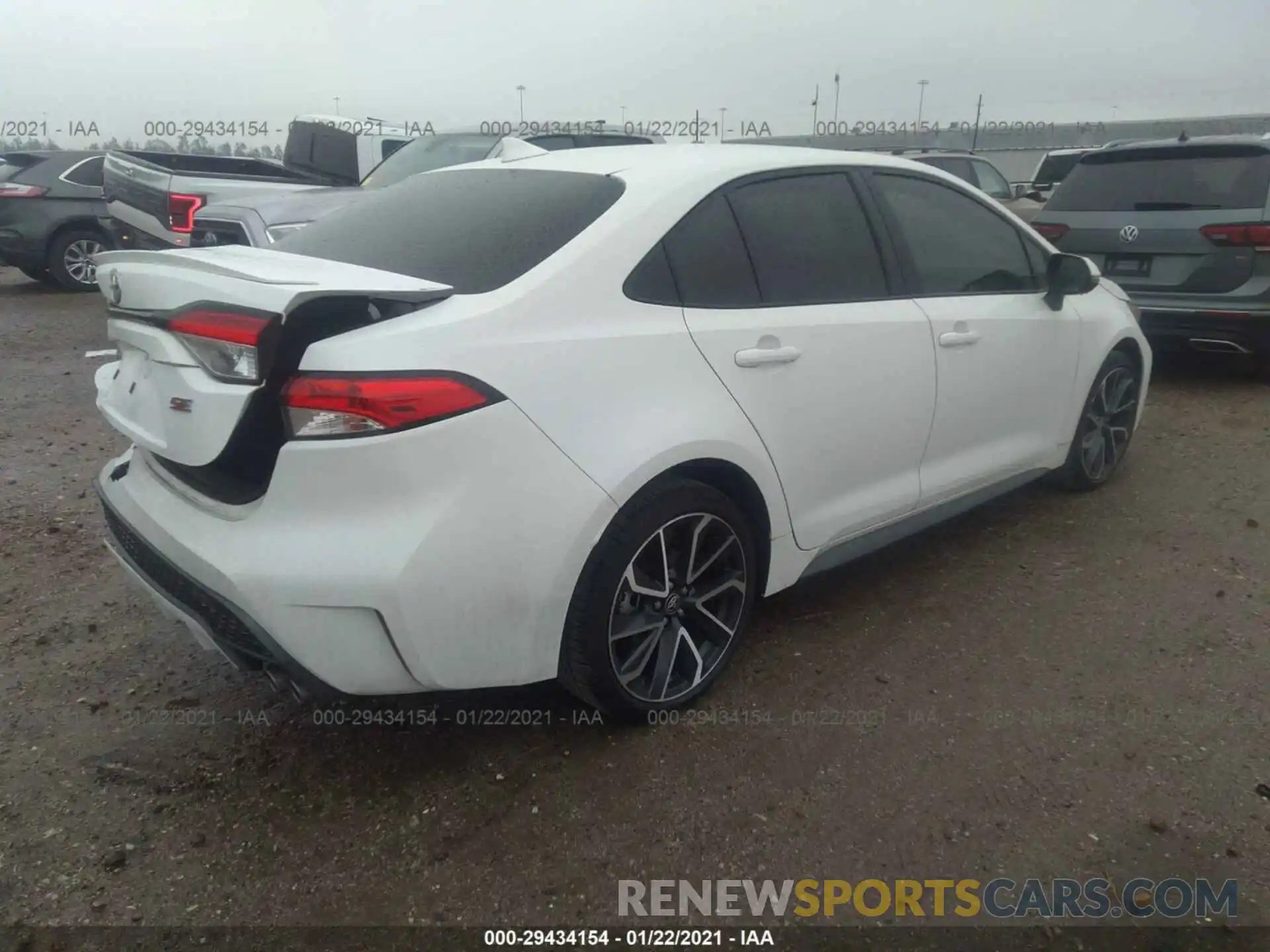 4 Photograph of a damaged car JTDS4RCE3LJ037552 TOYOTA COROLLA 2020