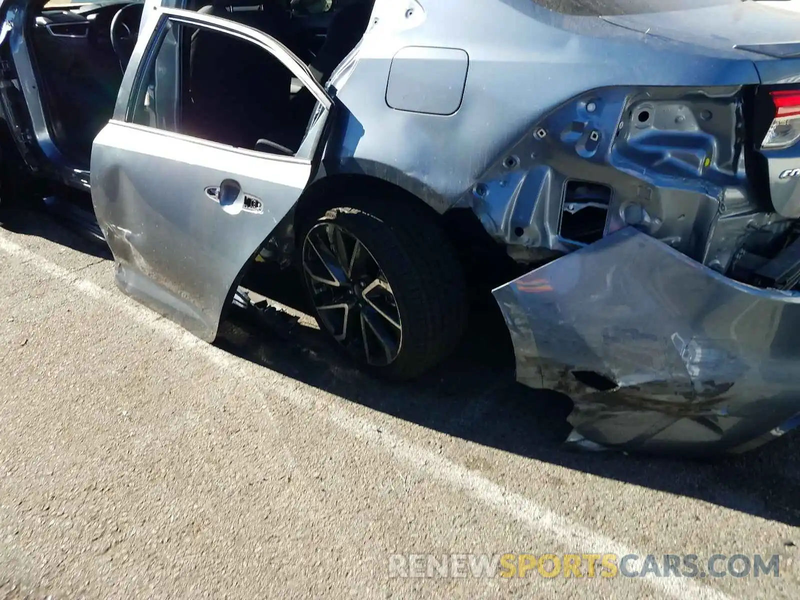 9 Photograph of a damaged car JTDS4RCE3LJ042685 TOYOTA COROLLA 2020