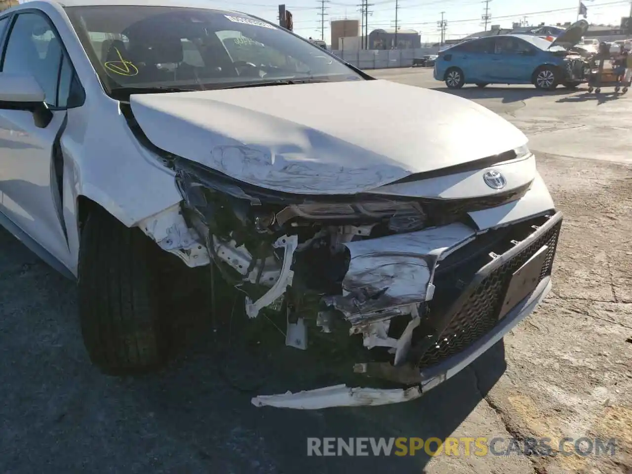 9 Photograph of a damaged car JTDS4RCE4LJ001725 TOYOTA COROLLA 2020