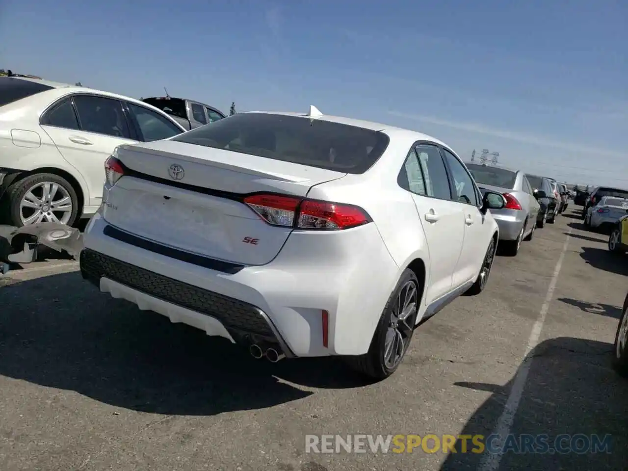 4 Photograph of a damaged car JTDS4RCE4LJ017889 TOYOTA COROLLA 2020