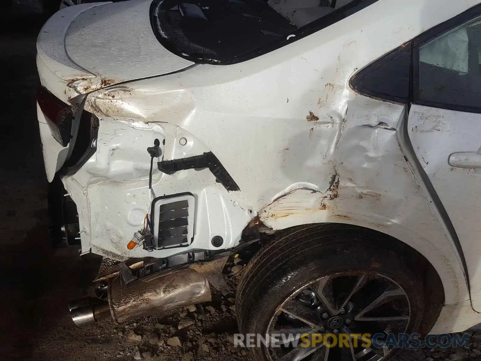 9 Photograph of a damaged car JTDS4RCE4LJ019299 TOYOTA COROLLA 2020