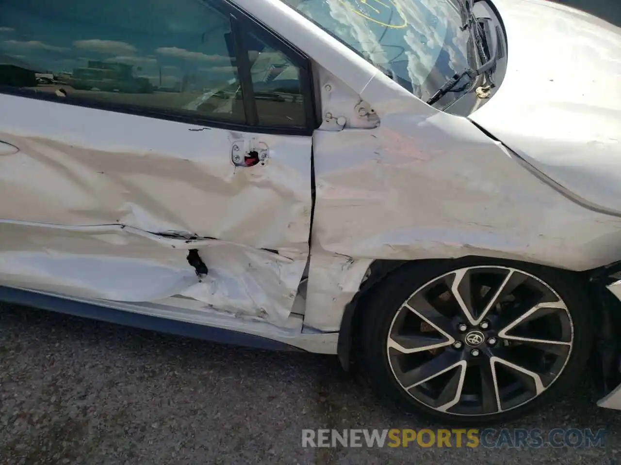 9 Photograph of a damaged car JTDS4RCE4LJ021912 TOYOTA COROLLA 2020