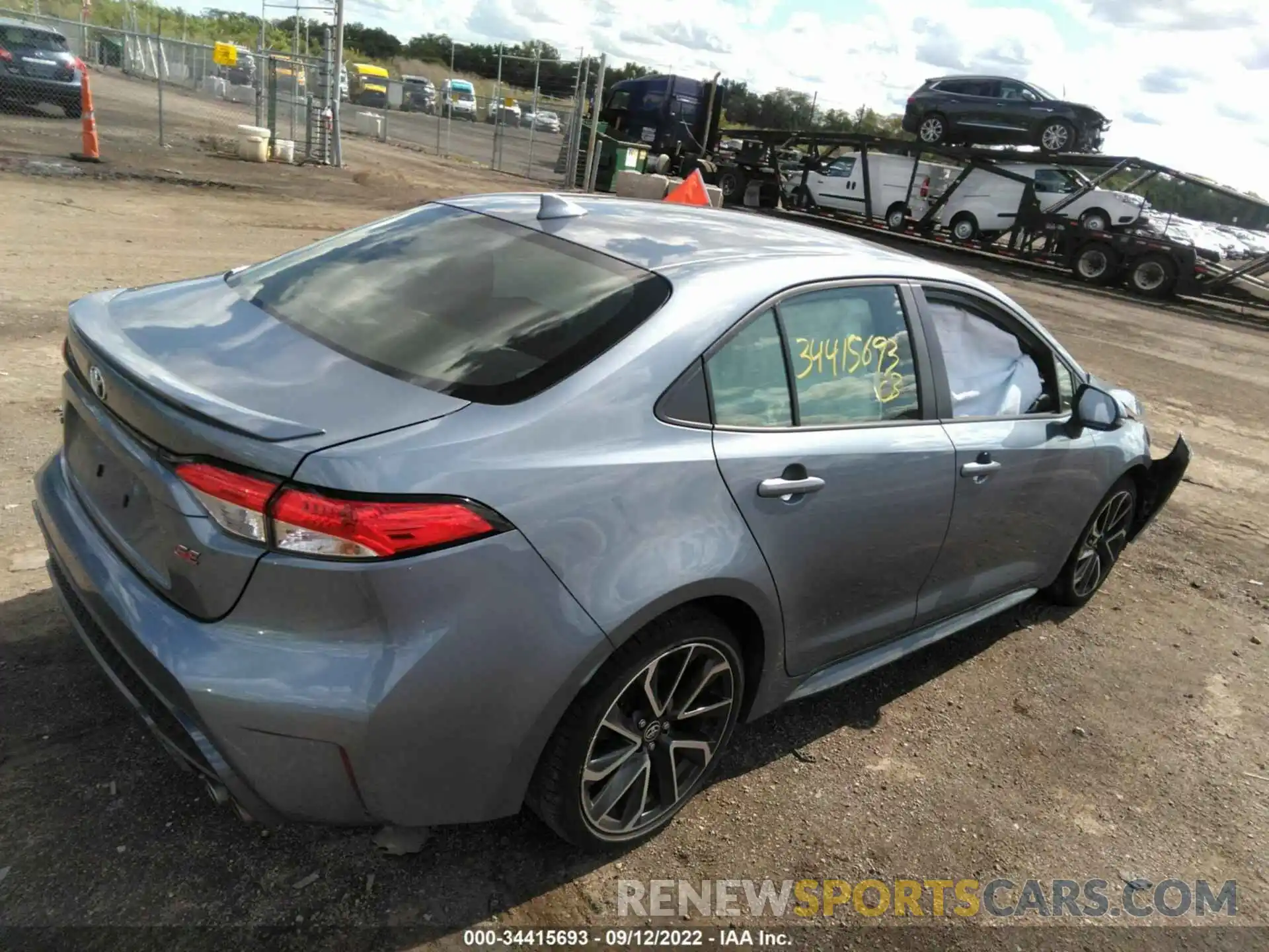 4 Photograph of a damaged car JTDS4RCE4LJ025507 TOYOTA COROLLA 2020