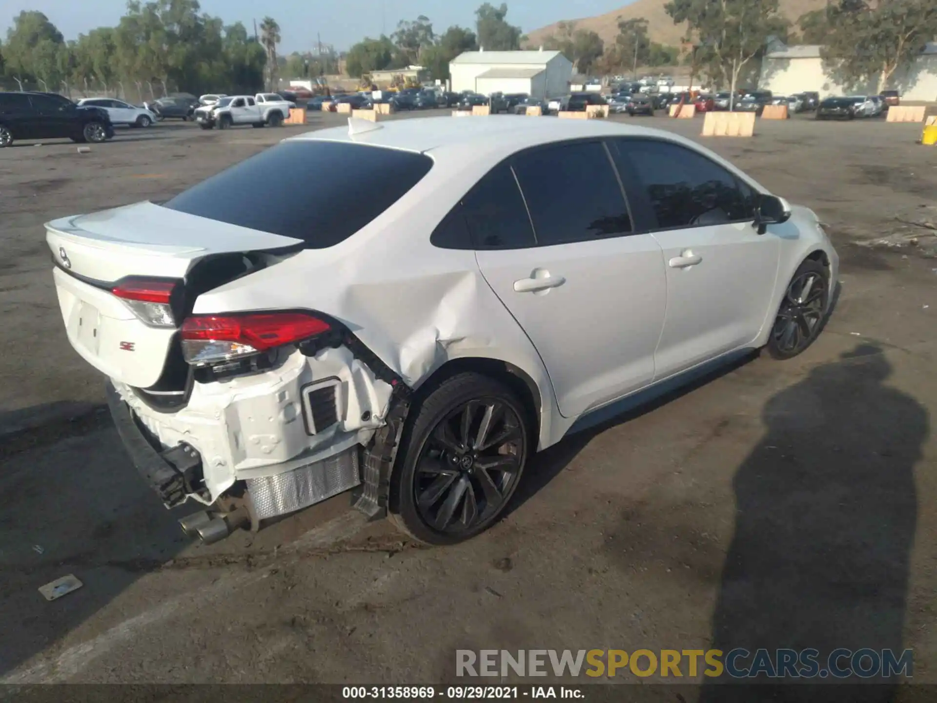 4 Photograph of a damaged car JTDS4RCE4LJ040833 TOYOTA COROLLA 2020