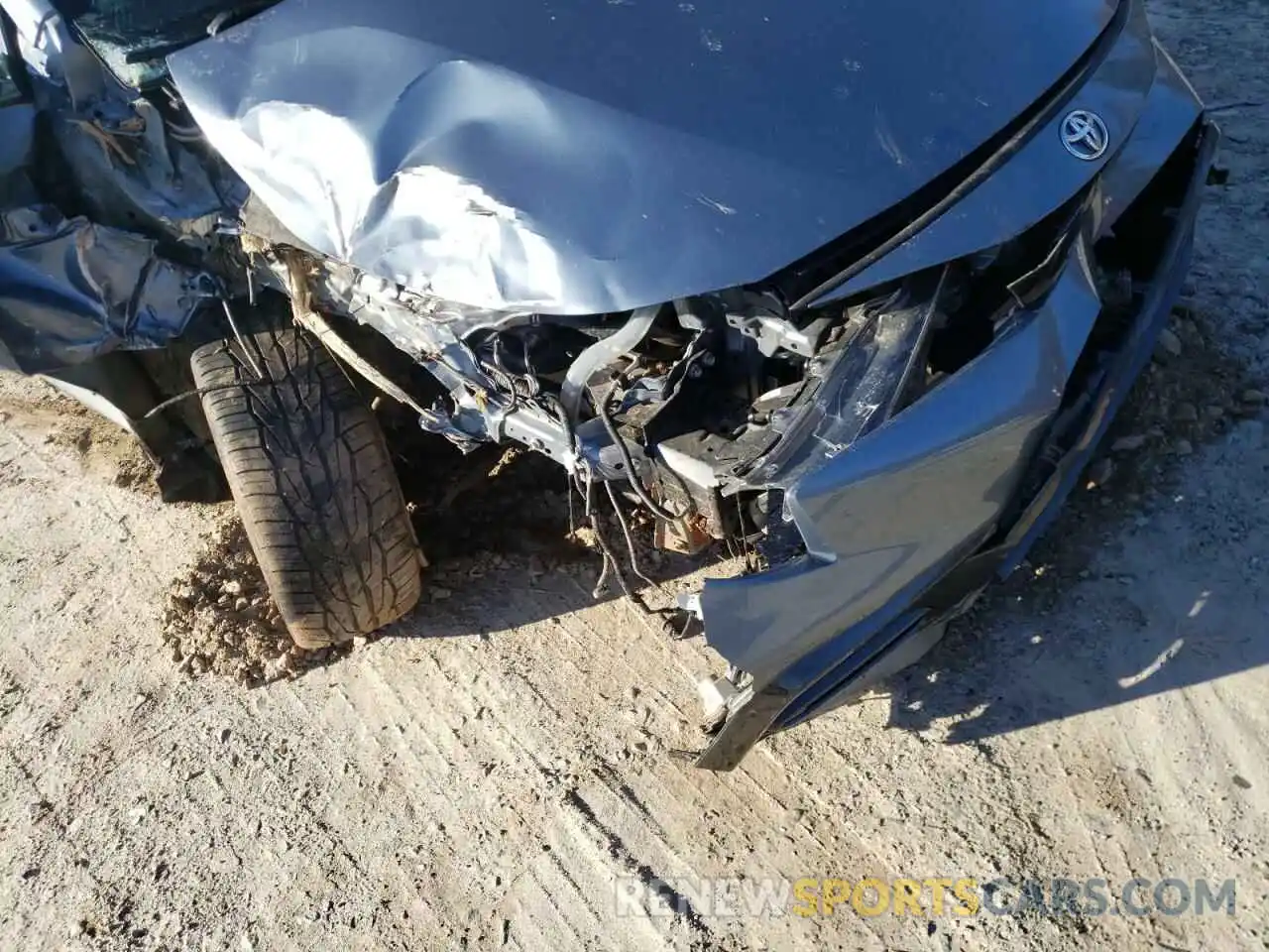 9 Photograph of a damaged car JTDS4RCE5LJ001474 TOYOTA COROLLA 2020