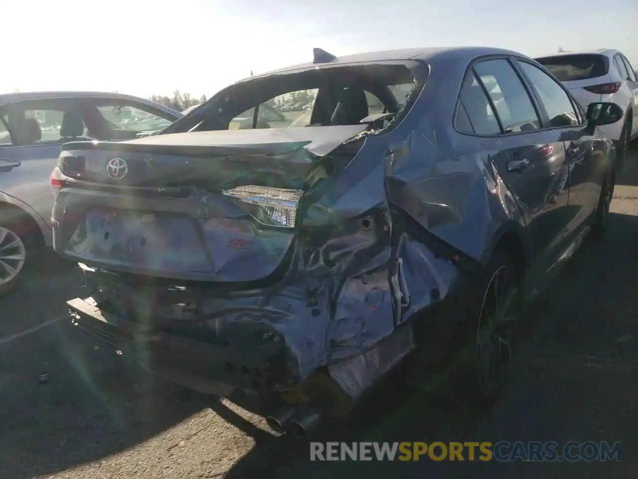 4 Photograph of a damaged car JTDS4RCE5LJ004200 TOYOTA COROLLA 2020