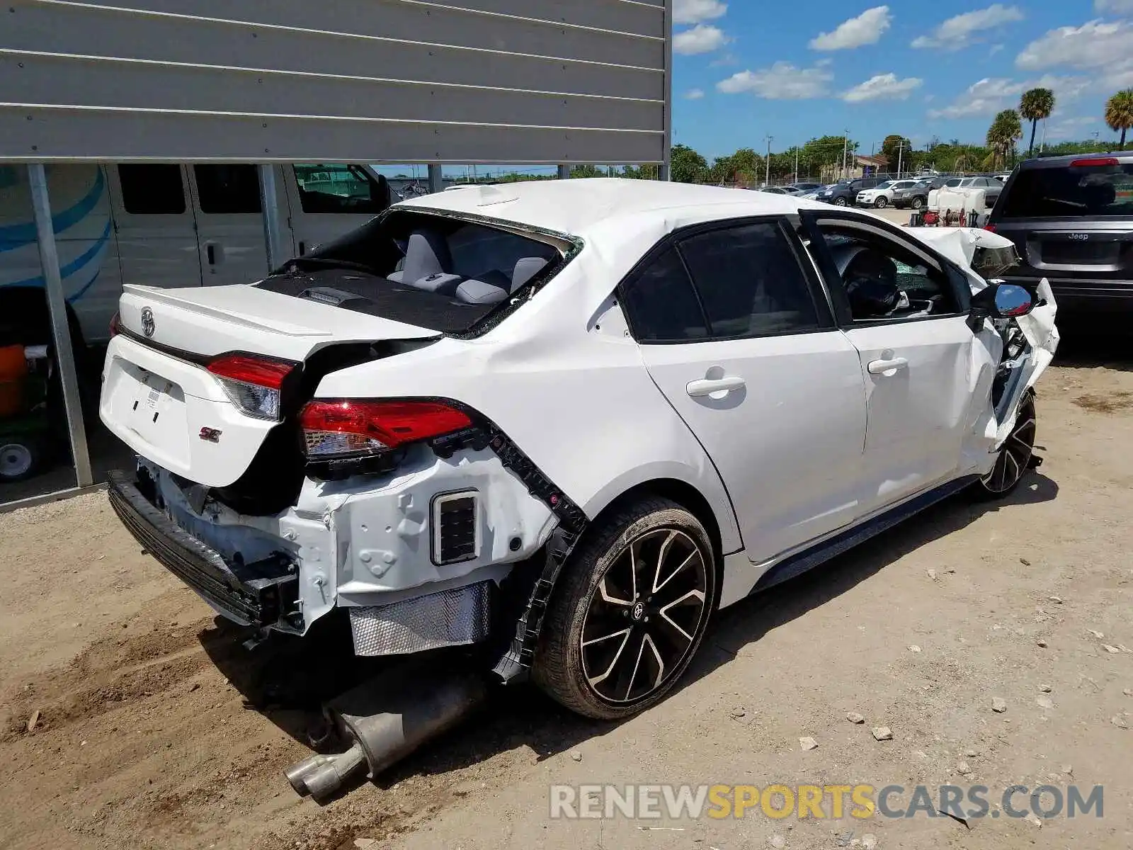 4 Photograph of a damaged car JTDS4RCE5LJ004889 TOYOTA COROLLA 2020