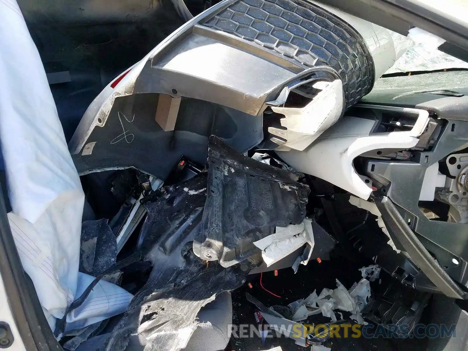 5 Photograph of a damaged car JTDS4RCE5LJ004889 TOYOTA COROLLA 2020