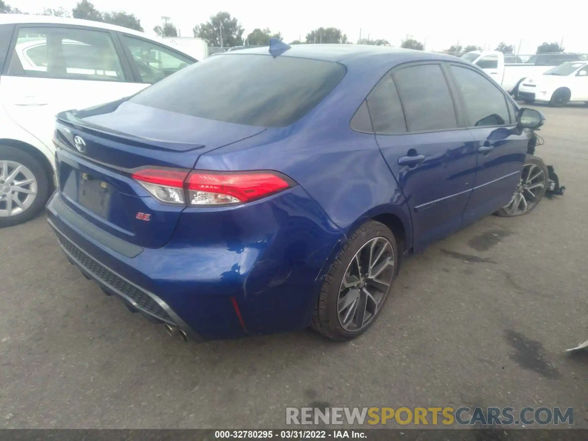 4 Photograph of a damaged car JTDS4RCE5LJ006335 TOYOTA COROLLA 2020