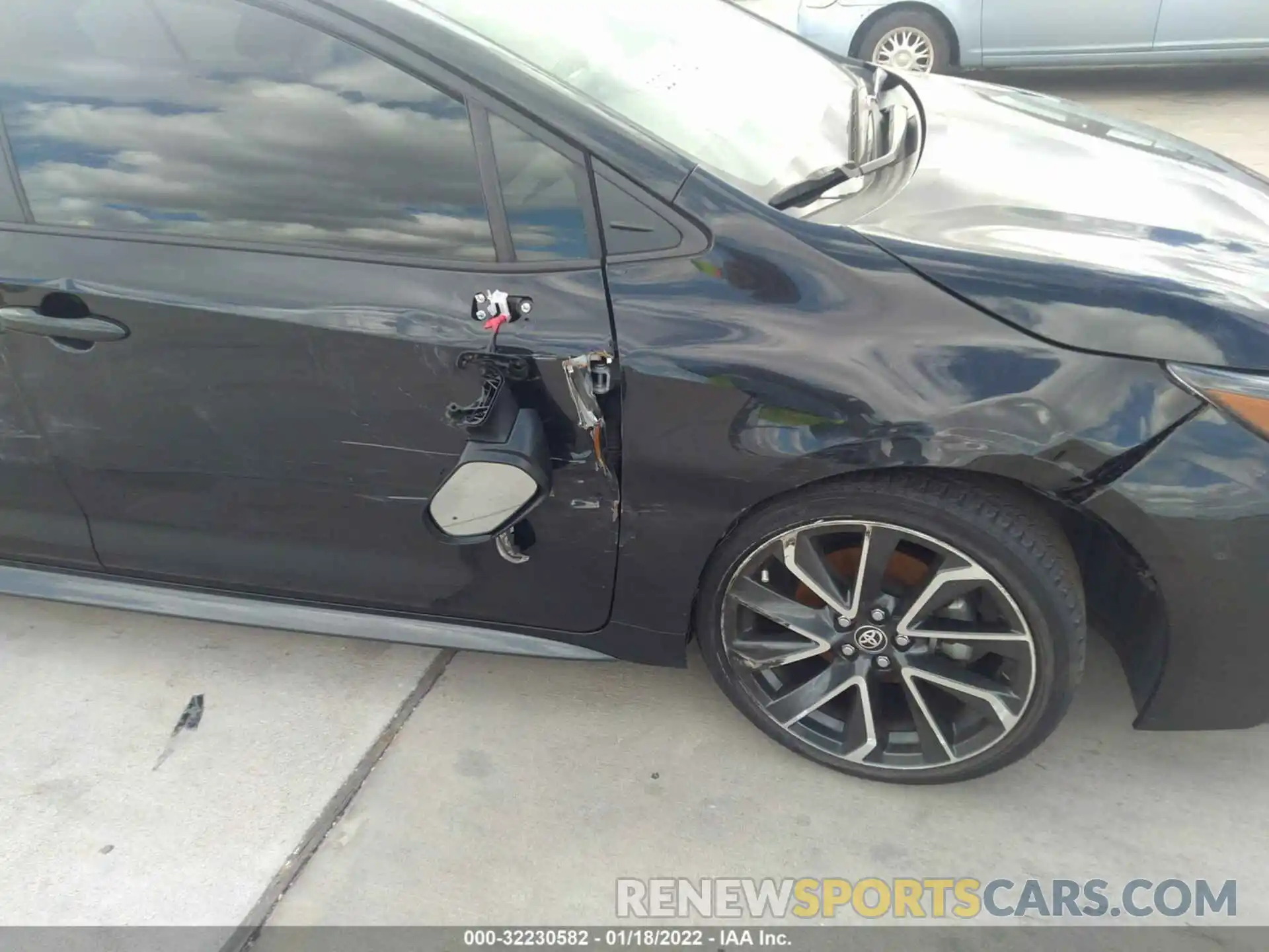 6 Photograph of a damaged car JTDS4RCE5LJ013205 TOYOTA COROLLA 2020