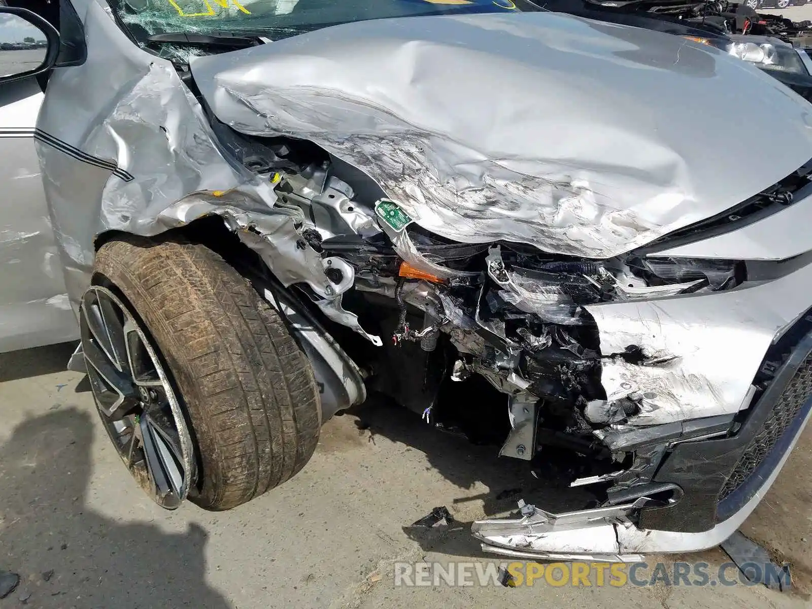 9 Photograph of a damaged car JTDS4RCE5LJ015682 TOYOTA COROLLA 2020