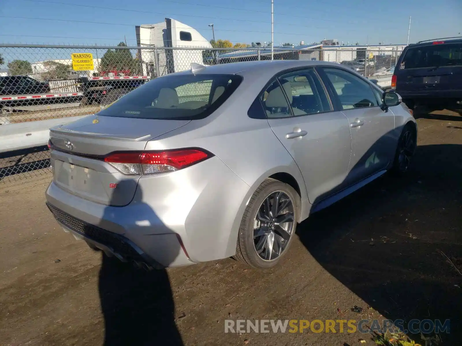 4 Photograph of a damaged car JTDS4RCE5LJ021420 TOYOTA COROLLA 2020