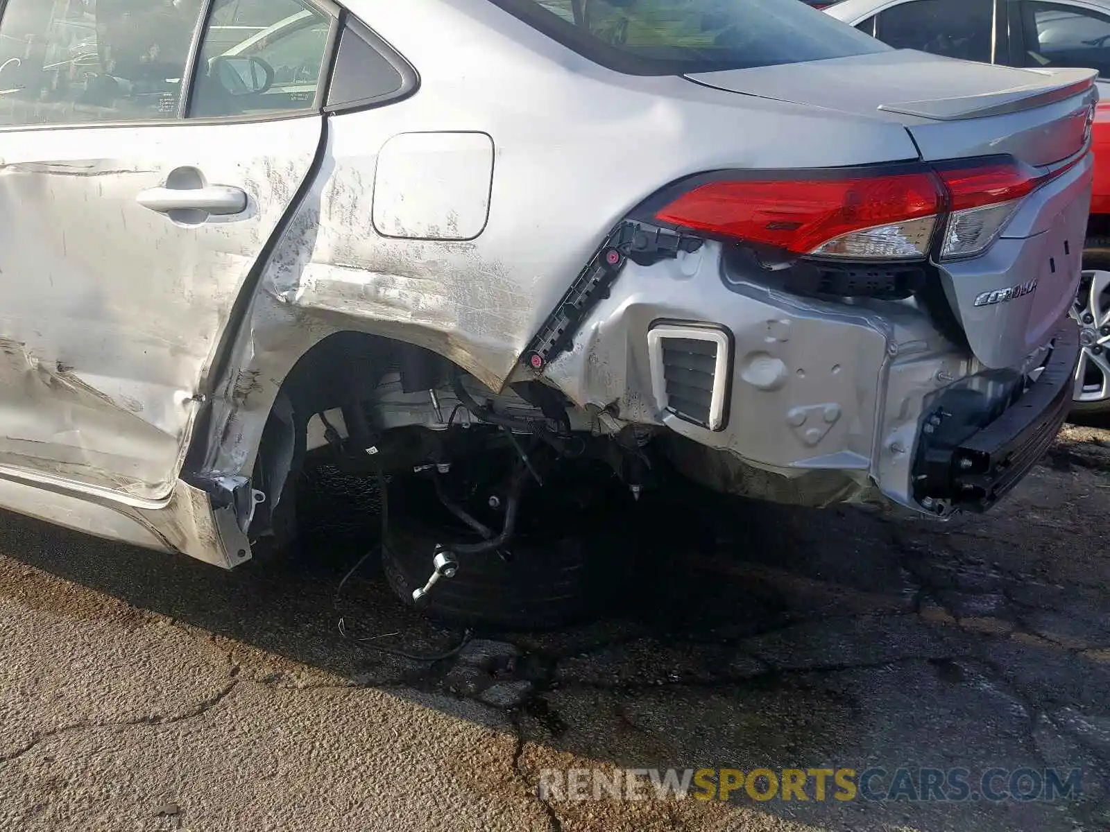 9 Photograph of a damaged car JTDS4RCE5LJ021482 TOYOTA COROLLA 2020