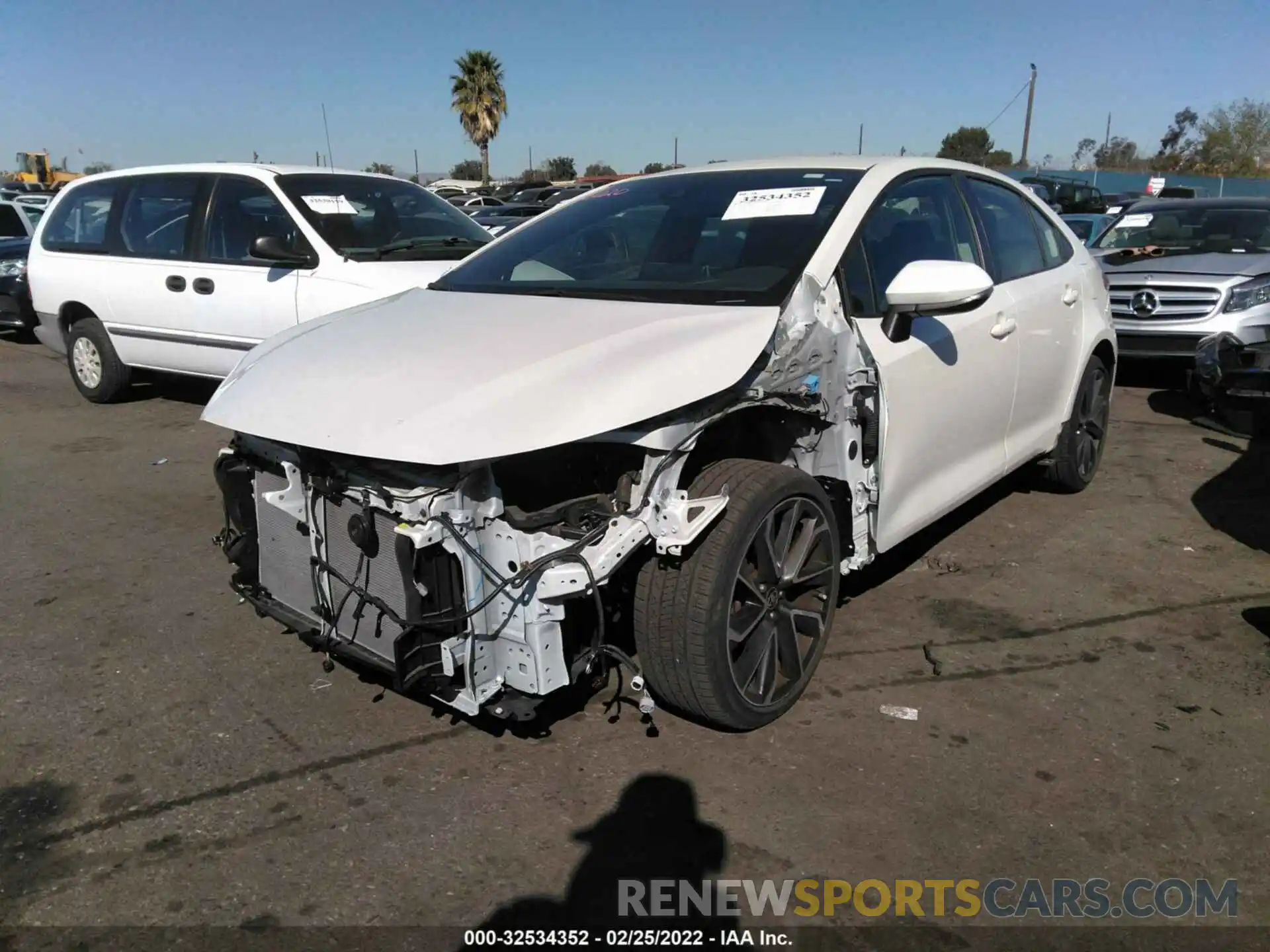 2 Photograph of a damaged car JTDS4RCE5LJ028657 TOYOTA COROLLA 2020