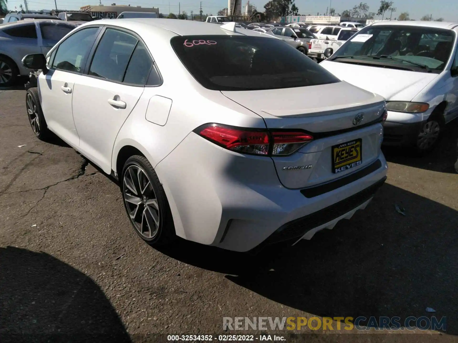 3 Photograph of a damaged car JTDS4RCE5LJ028657 TOYOTA COROLLA 2020