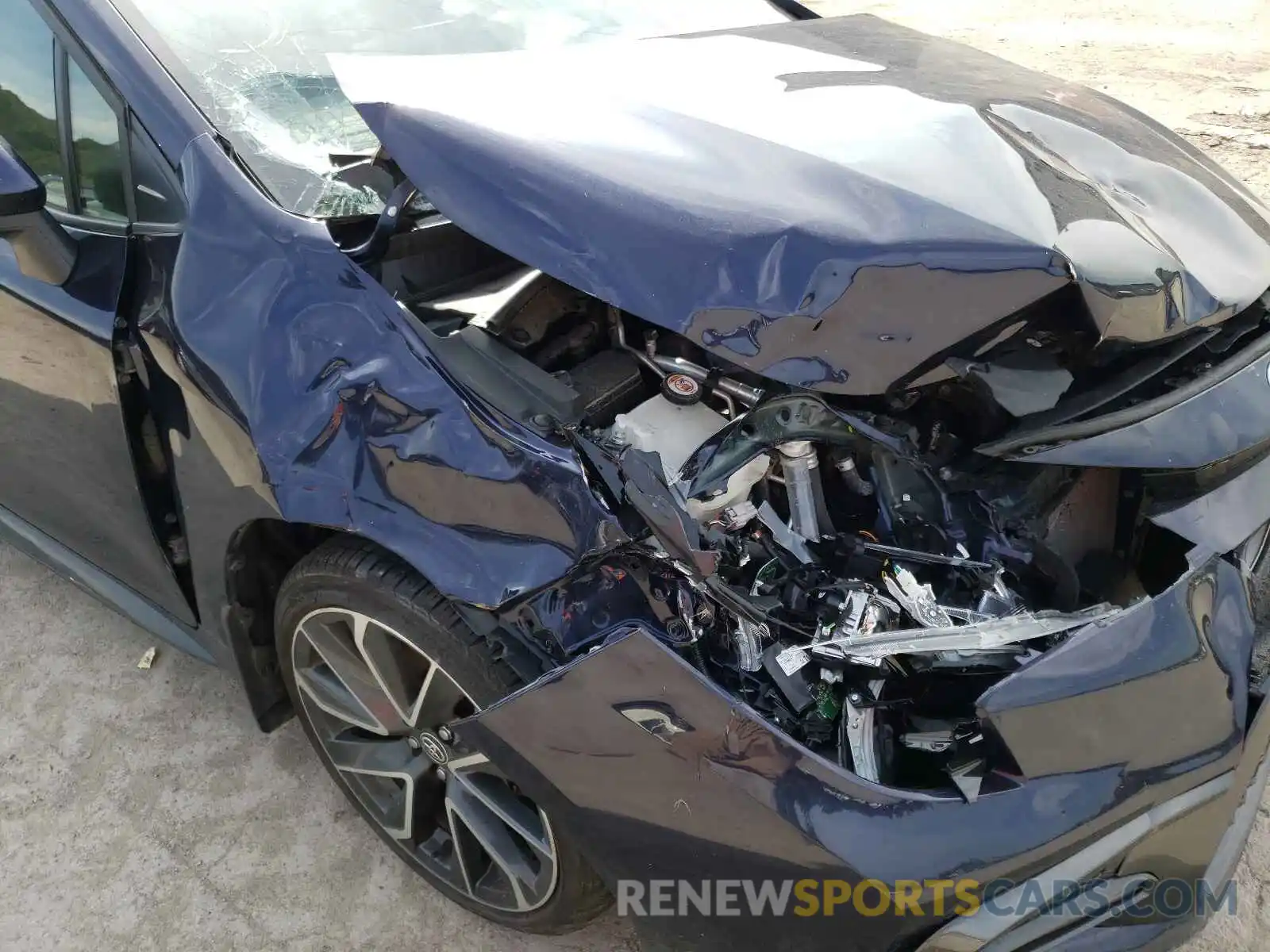 9 Photograph of a damaged car JTDS4RCE5LJ035673 TOYOTA COROLLA 2020