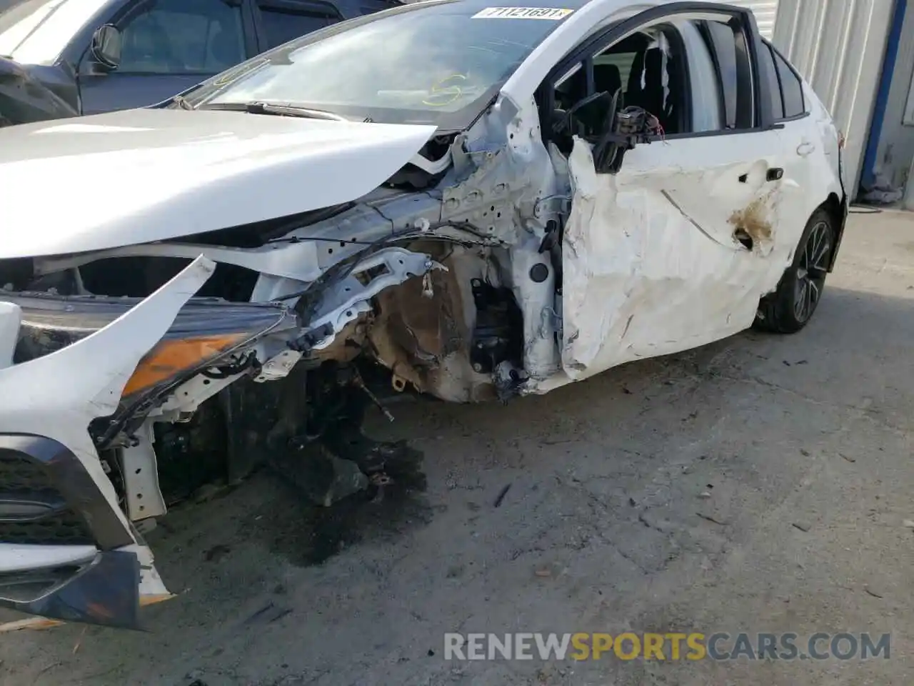 9 Photograph of a damaged car JTDS4RCE5LJ043577 TOYOTA COROLLA 2020