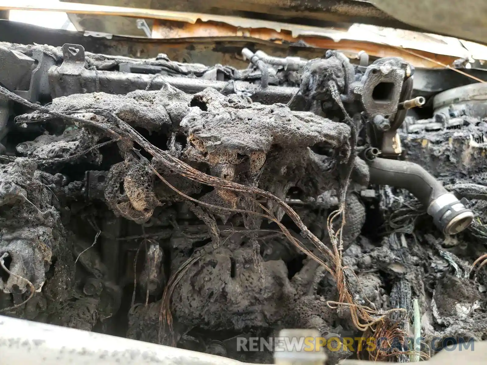 7 Photograph of a damaged car JTDS4RCE5LJ047466 TOYOTA COROLLA 2020