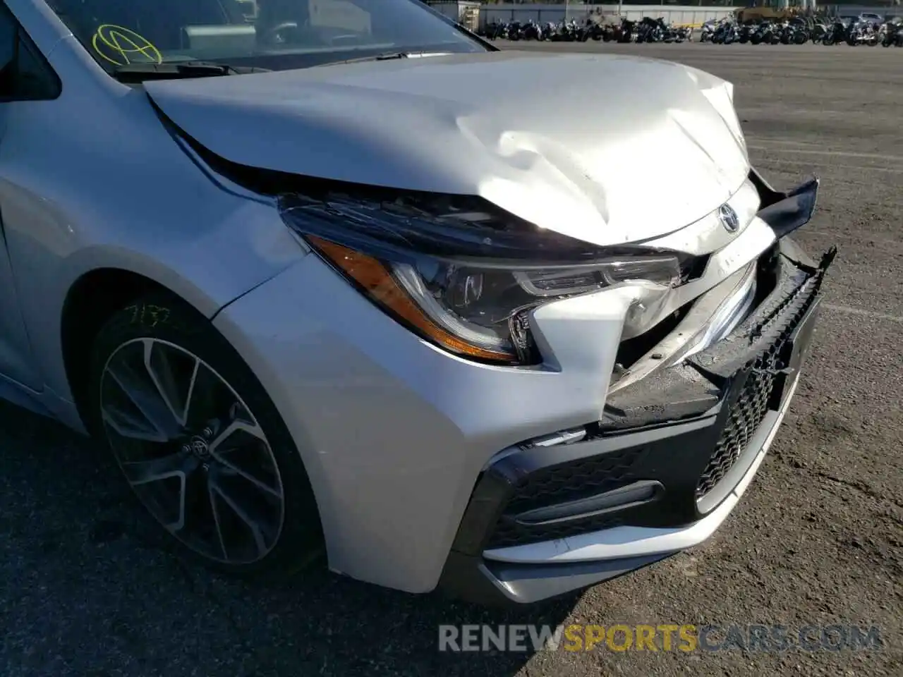 9 Photograph of a damaged car JTDS4RCE5LJ050075 TOYOTA COROLLA 2020