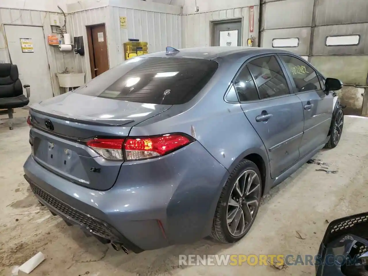 4 Photograph of a damaged car JTDS4RCE5LJ051839 TOYOTA COROLLA 2020