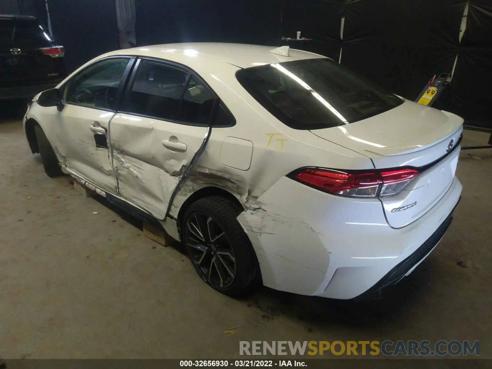 3 Photograph of a damaged car JTDS4RCE6LJ001273 TOYOTA COROLLA 2020