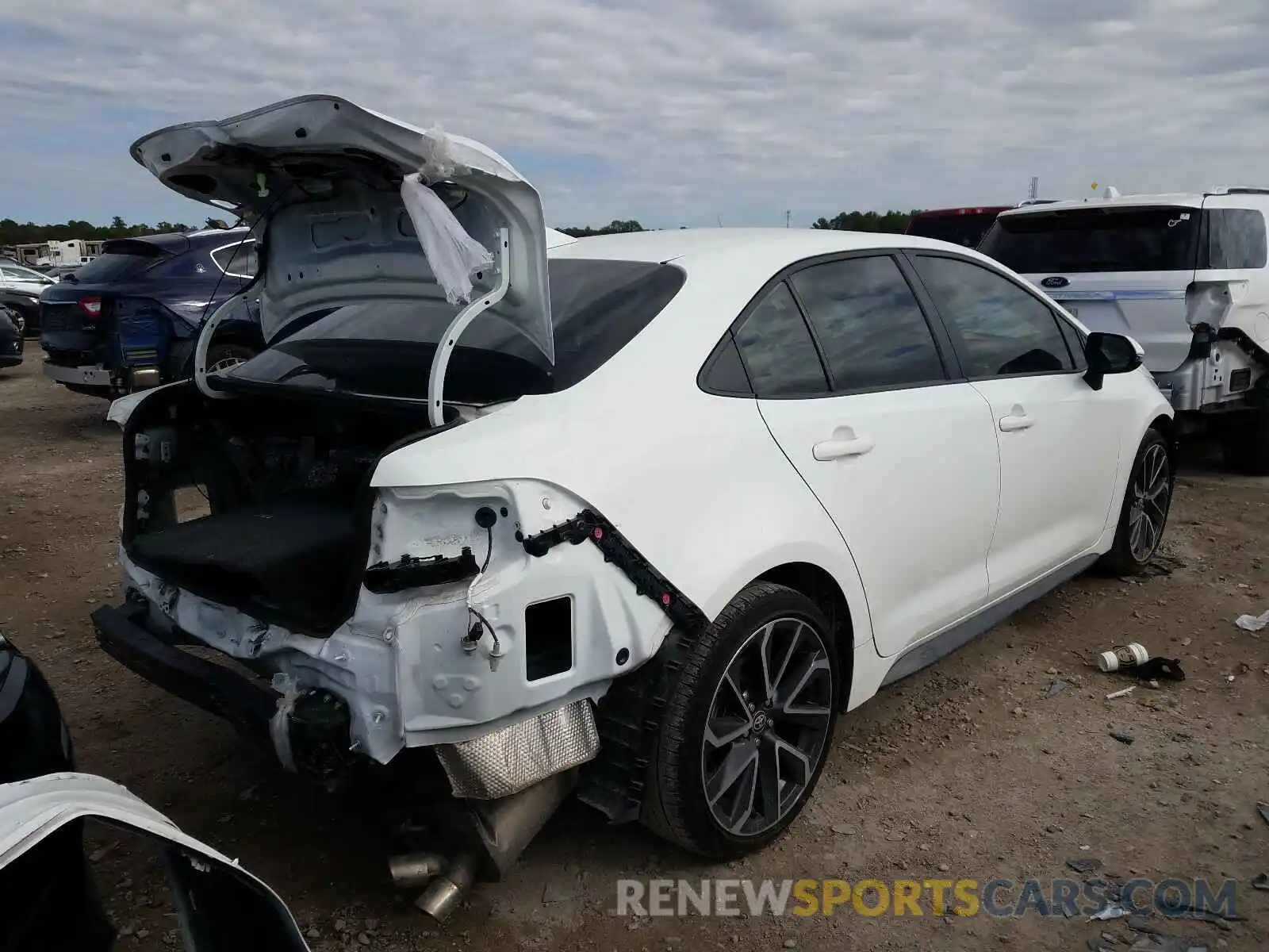 4 Photograph of a damaged car JTDS4RCE6LJ012564 TOYOTA COROLLA 2020