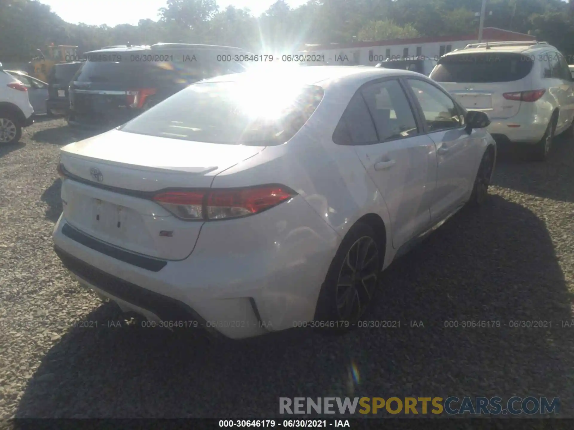 4 Photograph of a damaged car JTDS4RCE6LJ026951 TOYOTA COROLLA 2020