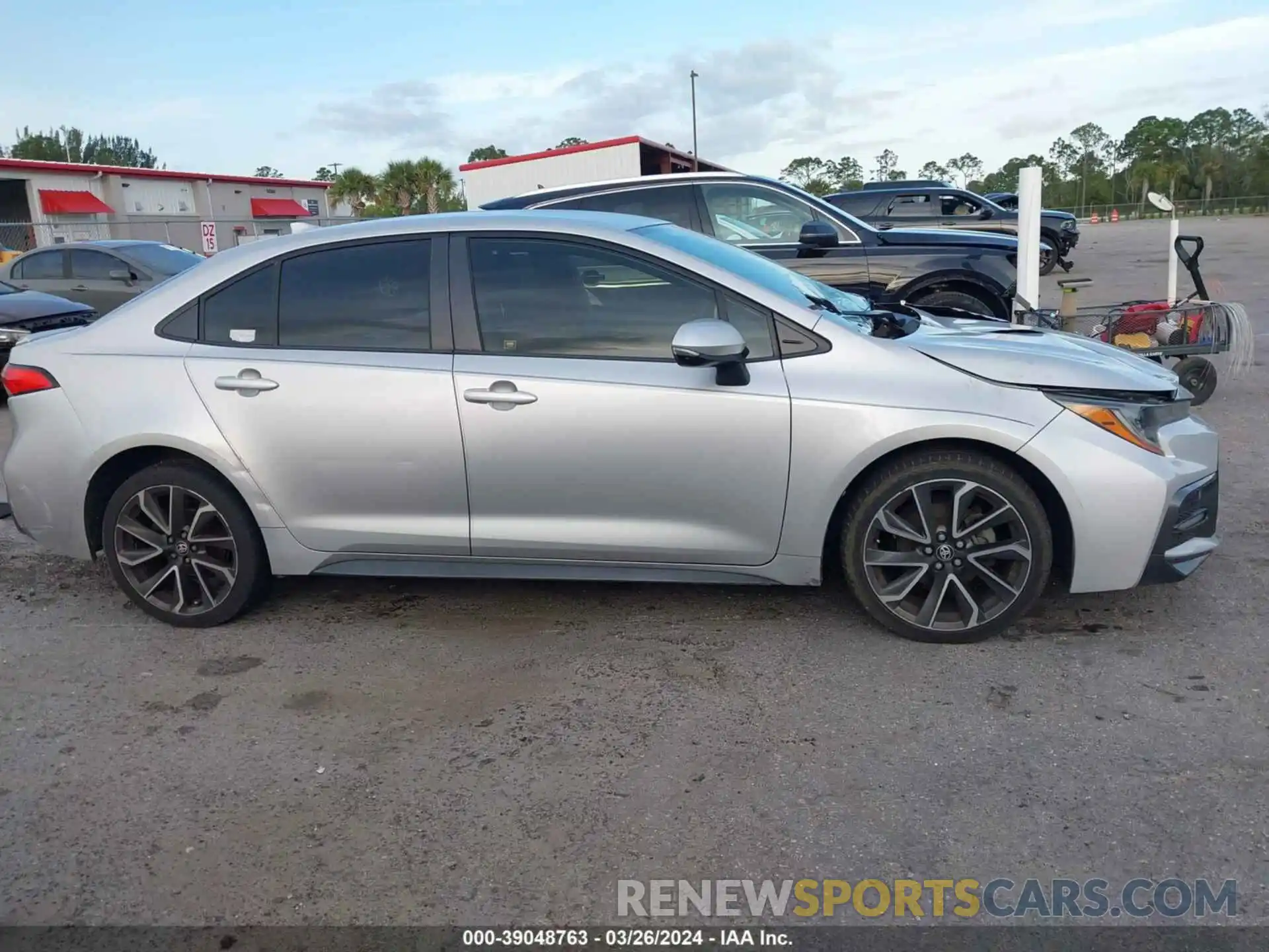 13 Photograph of a damaged car JTDS4RCE6LJ027601 TOYOTA COROLLA 2020