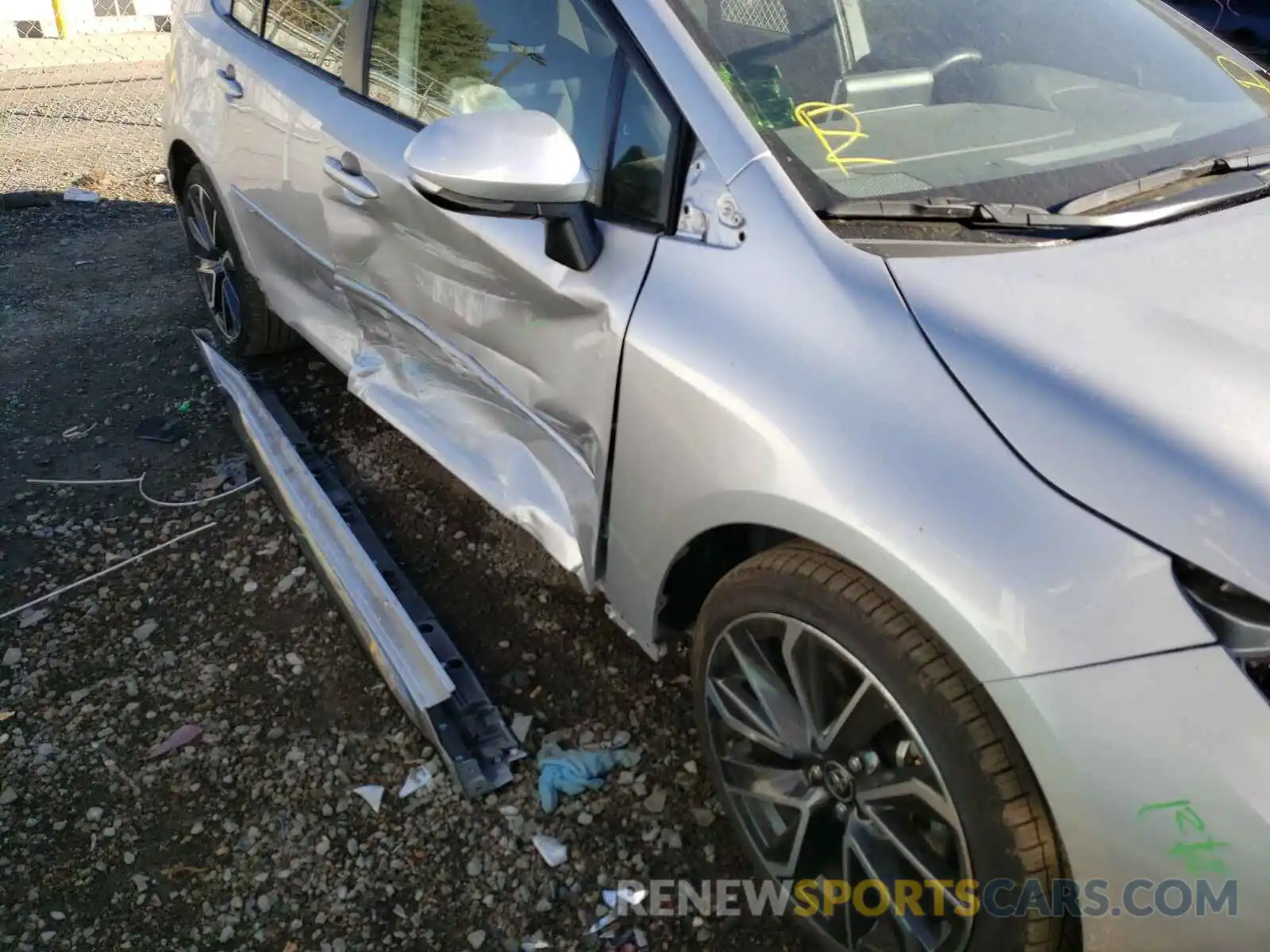 9 Photograph of a damaged car JTDS4RCE6LJ029672 TOYOTA COROLLA 2020