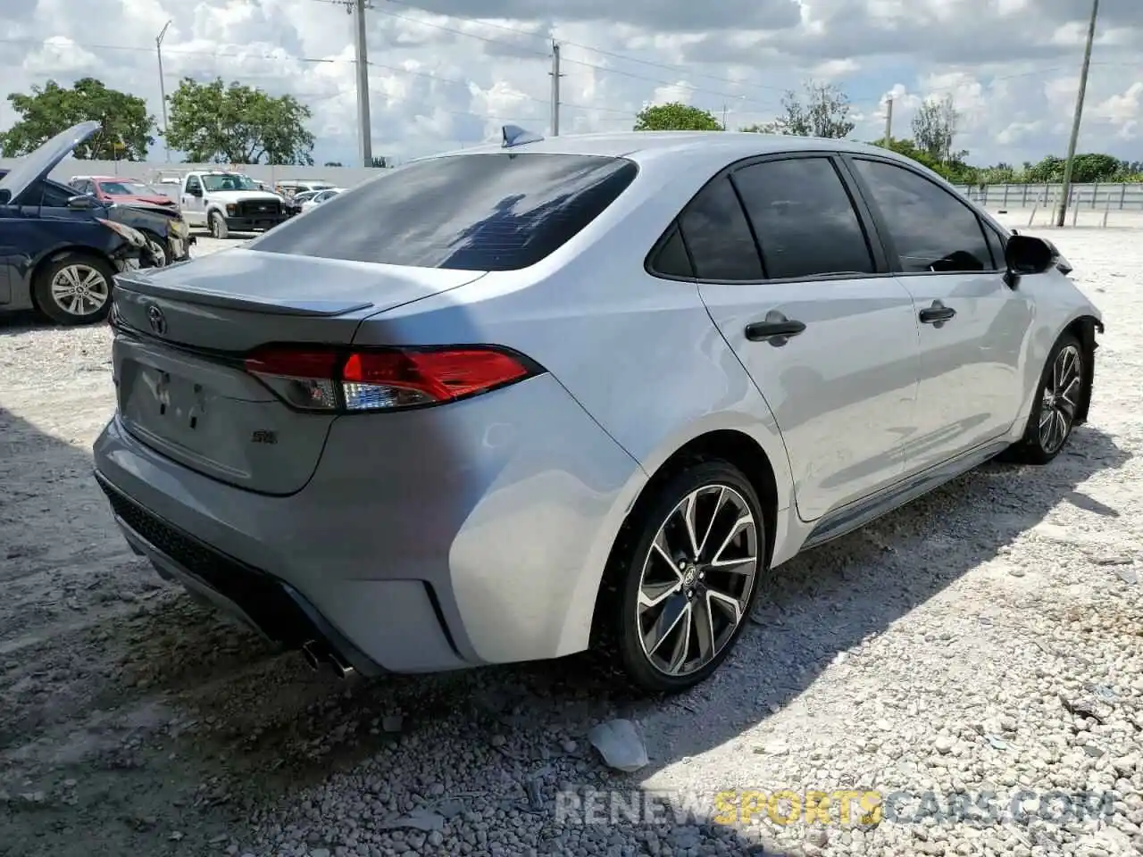 4 Photograph of a damaged car JTDS4RCE6LJ032491 TOYOTA COROLLA 2020