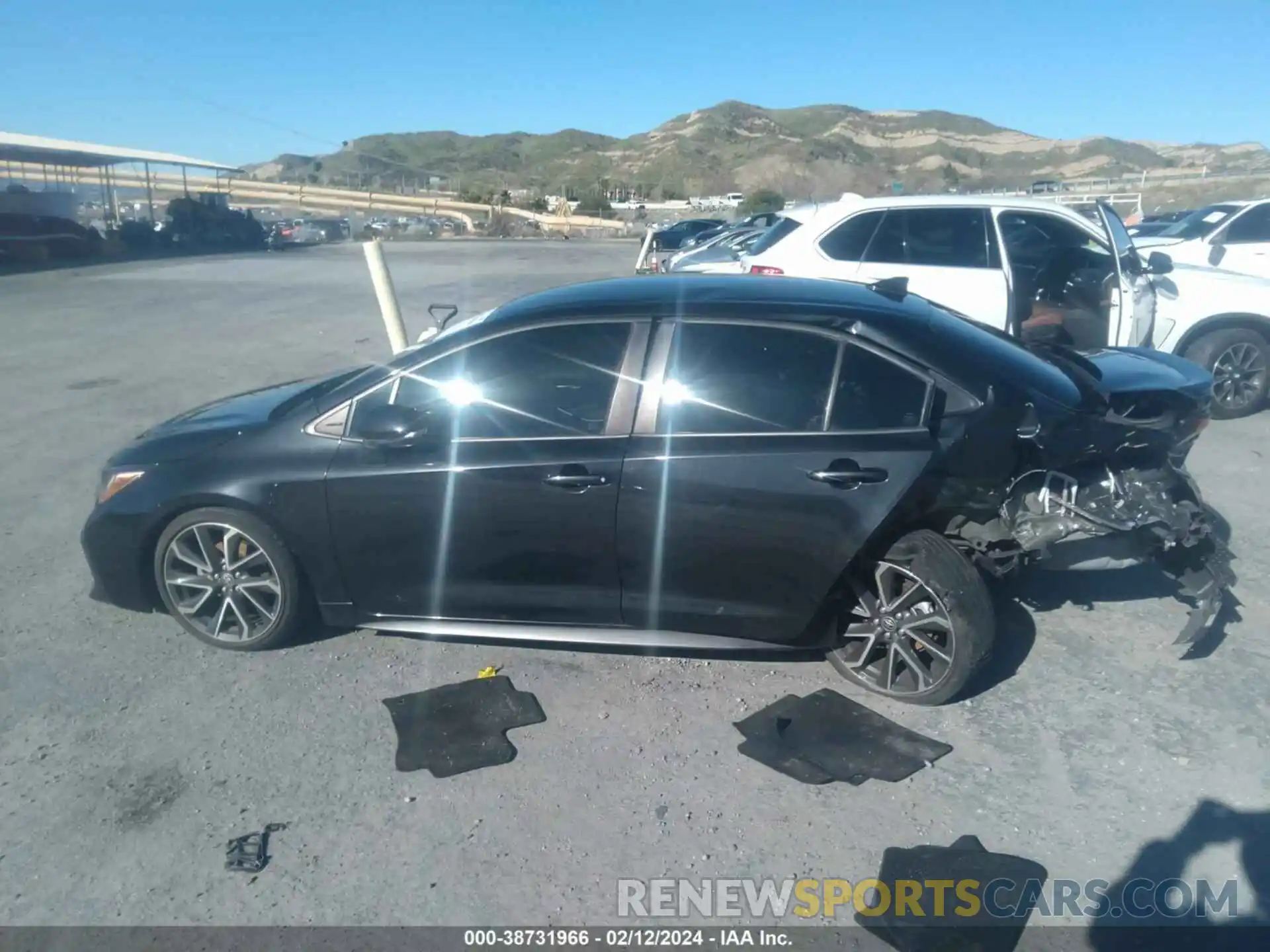 14 Photograph of a damaged car JTDS4RCE6LJ039246 TOYOTA COROLLA 2020